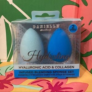 Pair of Beauty Blenders / Sponges